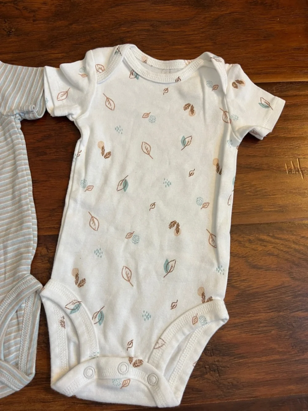 ⭐️⭐️ PICK 5 / $20 Carter's Cream and Light Blue Short-Sleeve Baby Bodysuits 3M